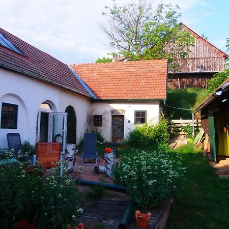 Gaestehaus Weinviertel - Niederoesterreich Siebenhirten Exterior foto